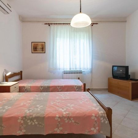 Nice Apartment In Zadar With Kitchen Extérieur photo